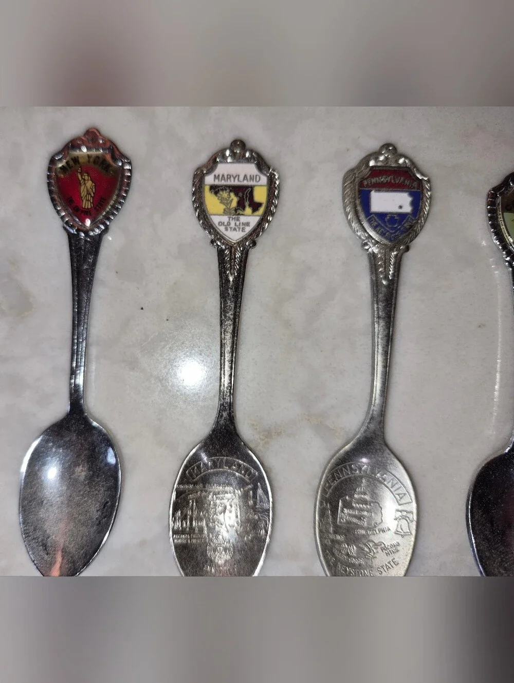 Vintage Wooden Souvenir Spoon Rack holds 18 Spoons, 16 Spoons Come W/Set